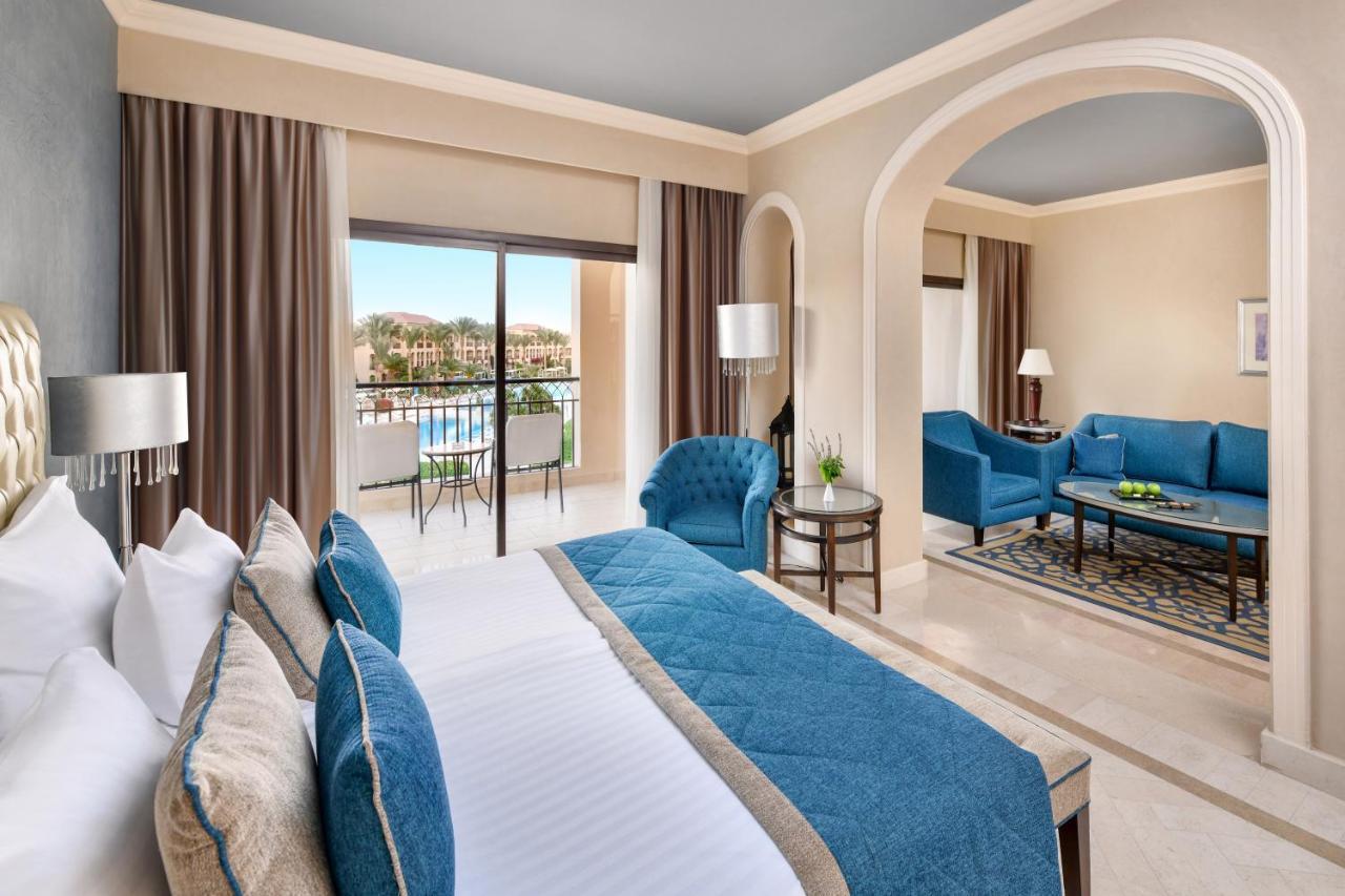 Junior Suite, Queen or Twin Bed, Pool View,1374891503:JPEG